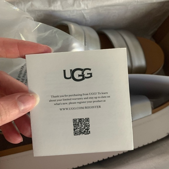 New UGG Zayne Metallic Slingback Sandal - Picture 11 of 13